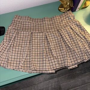American Eagle Outfitters Checkered Pleated Skort